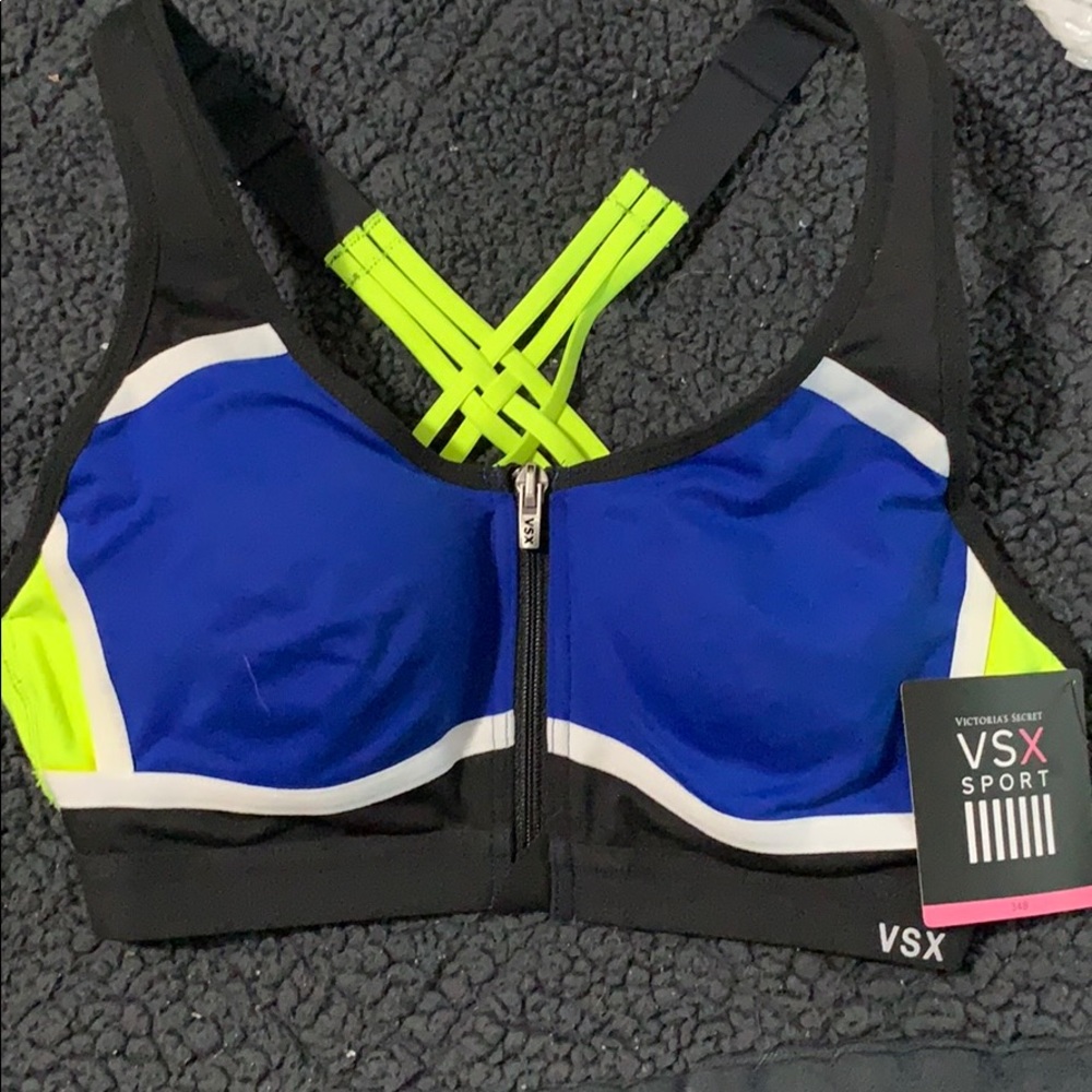 NWT- Victoria’s Secret sports bra